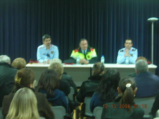 Xerrada dels Mossos d'Esquadra al Centre C&iacute;vic de Gav&agrave; Mar (10 de desembre de 2008)
